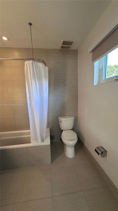 Recently Rented: $5,500 (3 beds, 2 baths, 2054 Square Feet)