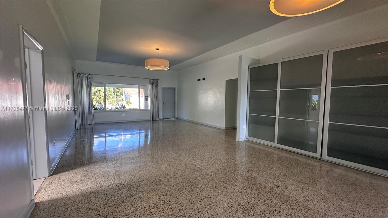 Recently Rented: $5,500 (3 beds, 2 baths, 2054 Square Feet)