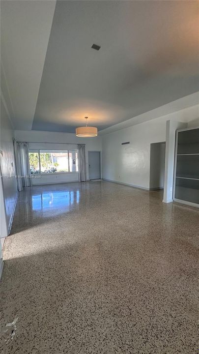 Recently Rented: $5,500 (3 beds, 2 baths, 2054 Square Feet)