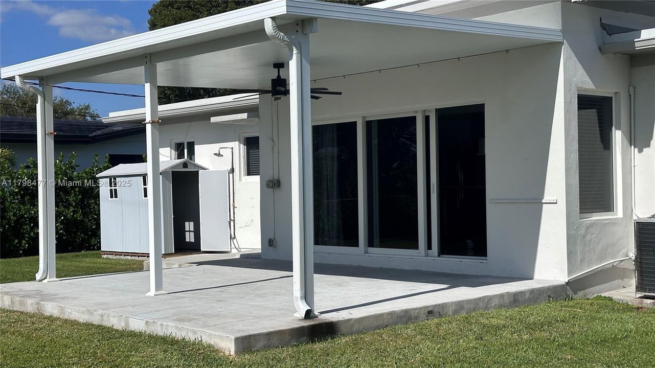 Recently Rented: $5,500 (3 beds, 2 baths, 2054 Square Feet)