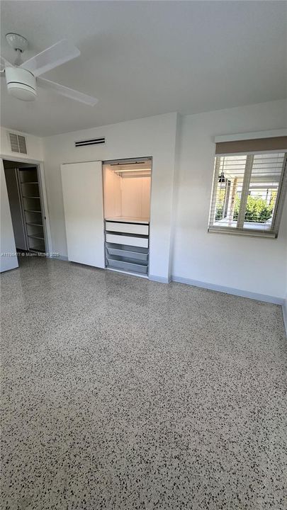 Recently Rented: $5,500 (3 beds, 2 baths, 2054 Square Feet)