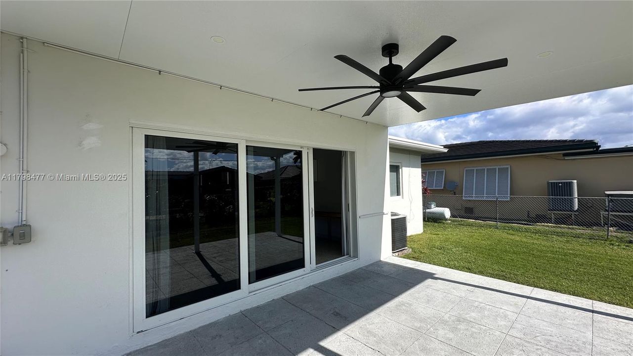 Recently Rented: $5,500 (3 beds, 2 baths, 2054 Square Feet)