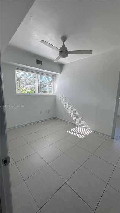 Recently Rented: $5,500 (3 beds, 2 baths, 2054 Square Feet)