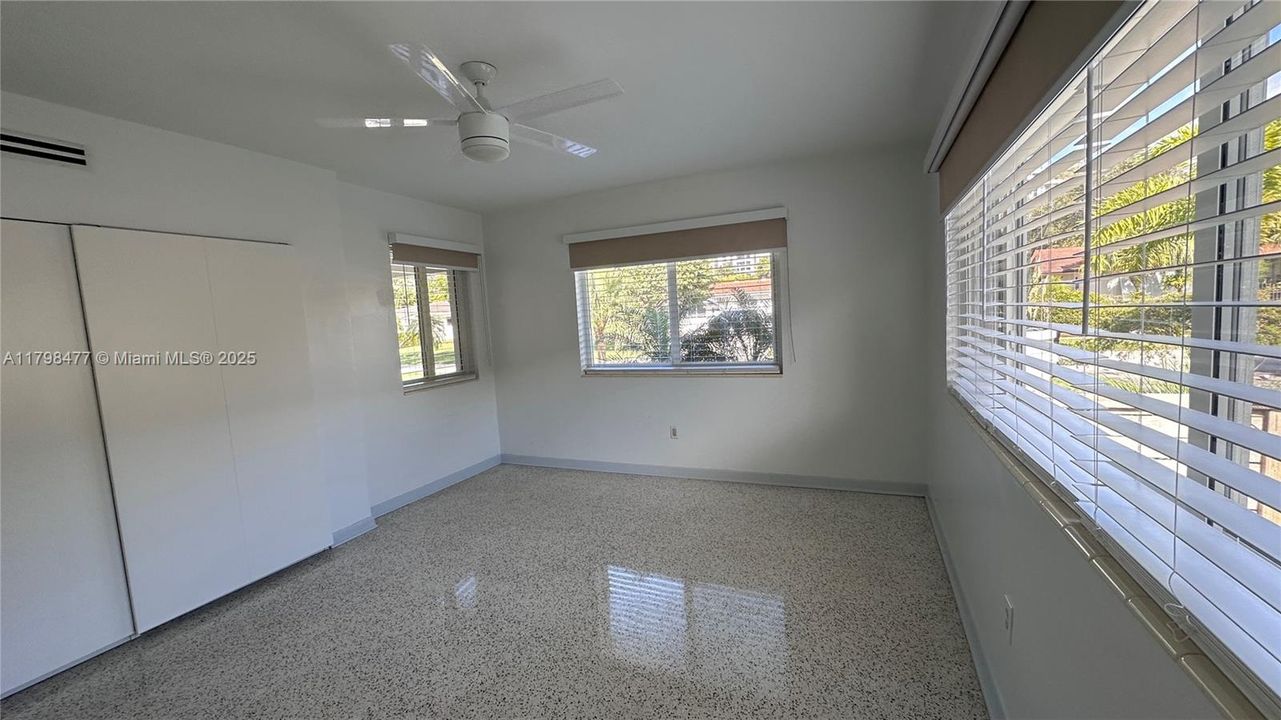 Recently Rented: $5,500 (3 beds, 2 baths, 2054 Square Feet)