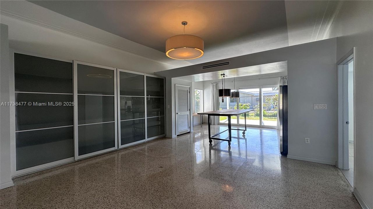 Recently Rented: $5,500 (3 beds, 2 baths, 2054 Square Feet)