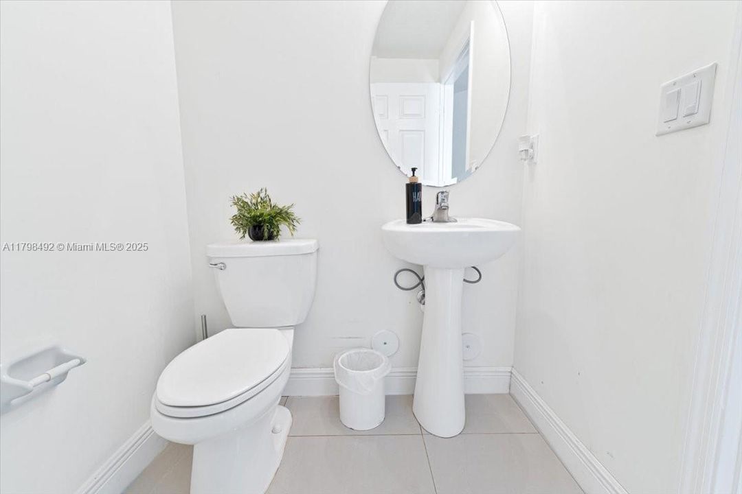 Vendido Recientemente: $448,900 (3 camas, 2 baños, 1829 Pies cuadrados)