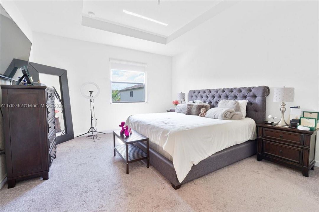 Vendido Recientemente: $448,900 (3 camas, 2 baños, 1829 Pies cuadrados)