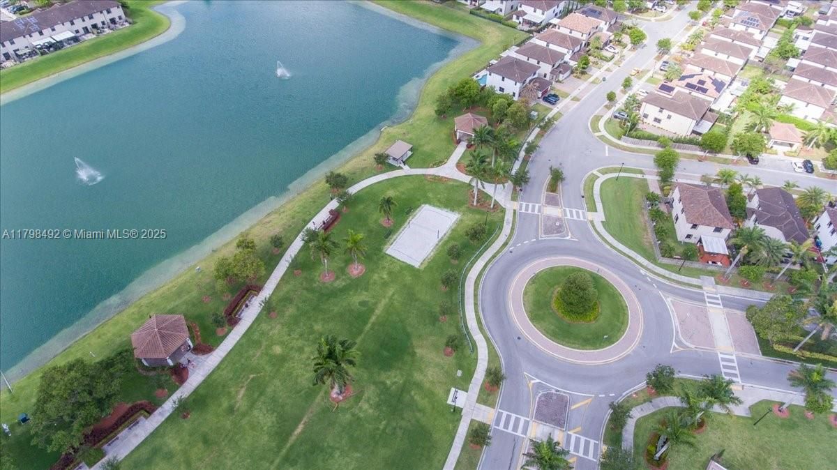 Vendido Recientemente: $448,900 (3 camas, 2 baños, 1829 Pies cuadrados)