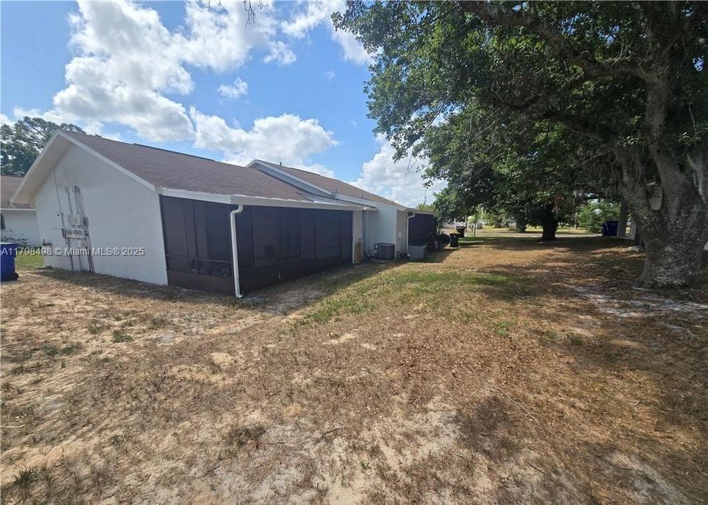 最近售出: $649,000 (0 贝兹, 0 浴室, 0 平方英尺)