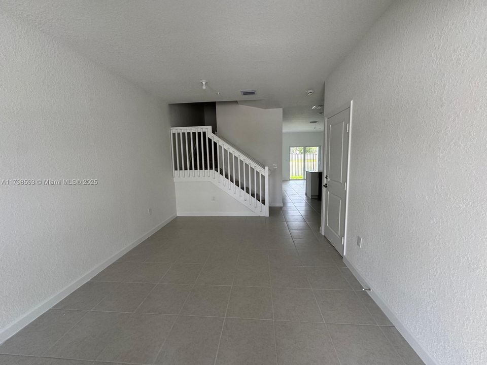 Active With Contract: $4,000 (3 beds, 2 baths, 1787 Square Feet)