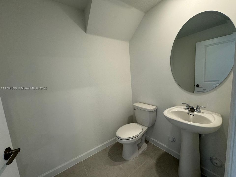 Active With Contract: $4,000 (3 beds, 2 baths, 1787 Square Feet)