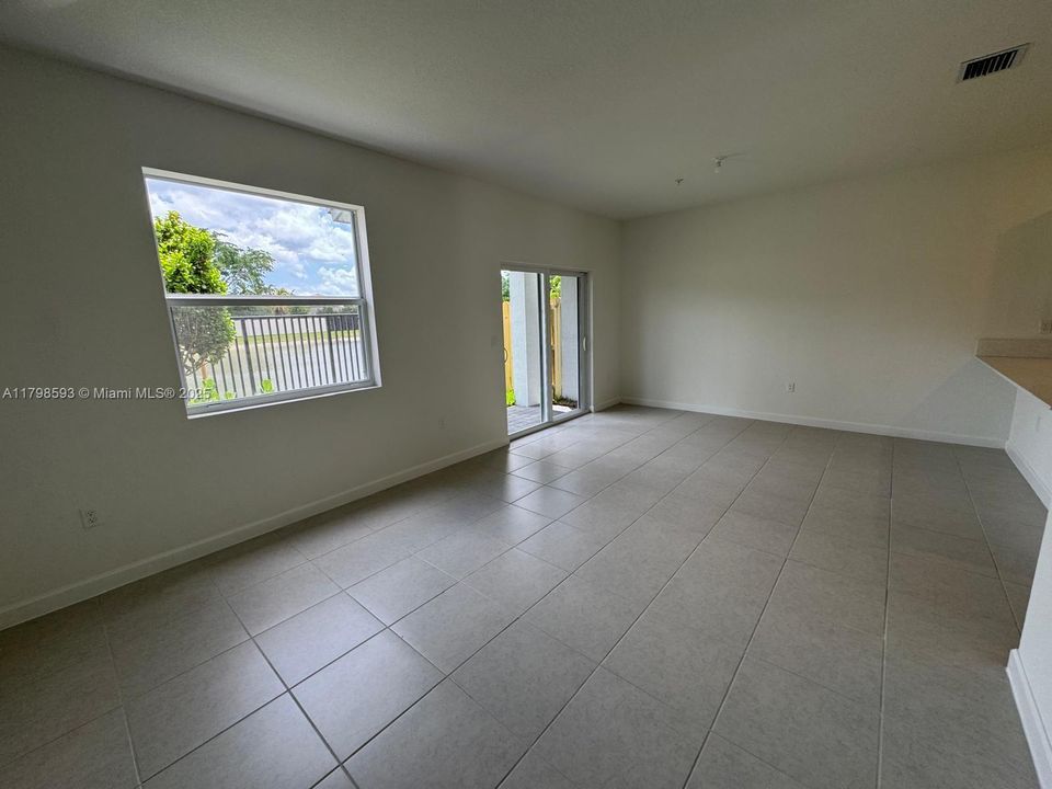 Active With Contract: $4,000 (3 beds, 2 baths, 1787 Square Feet)