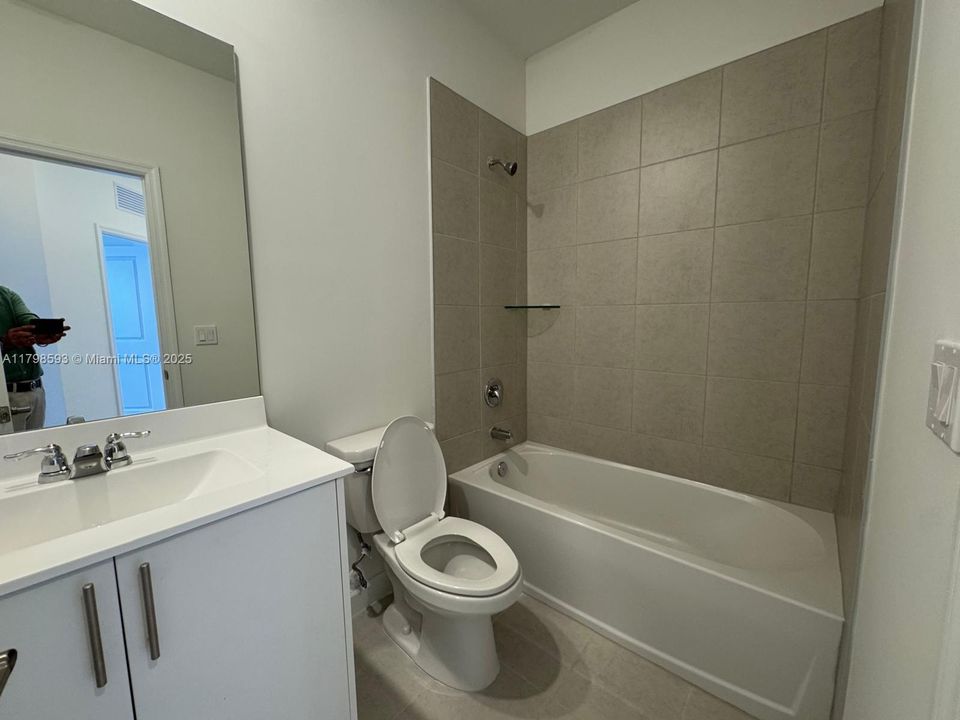 Active With Contract: $4,000 (3 beds, 2 baths, 1787 Square Feet)