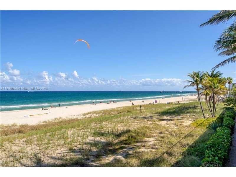 For Sale: $550,000 (1 beds, 1 baths, 1000 Square Feet)