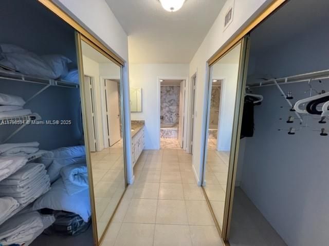 For Sale: $550,000 (1 beds, 1 baths, 1000 Square Feet)