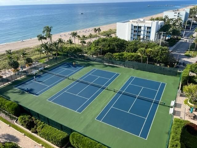 For Sale: $550,000 (1 beds, 1 baths, 1000 Square Feet)