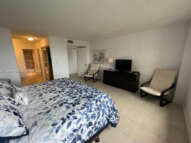 For Sale: $550,000 (1 beds, 1 baths, 1000 Square Feet)