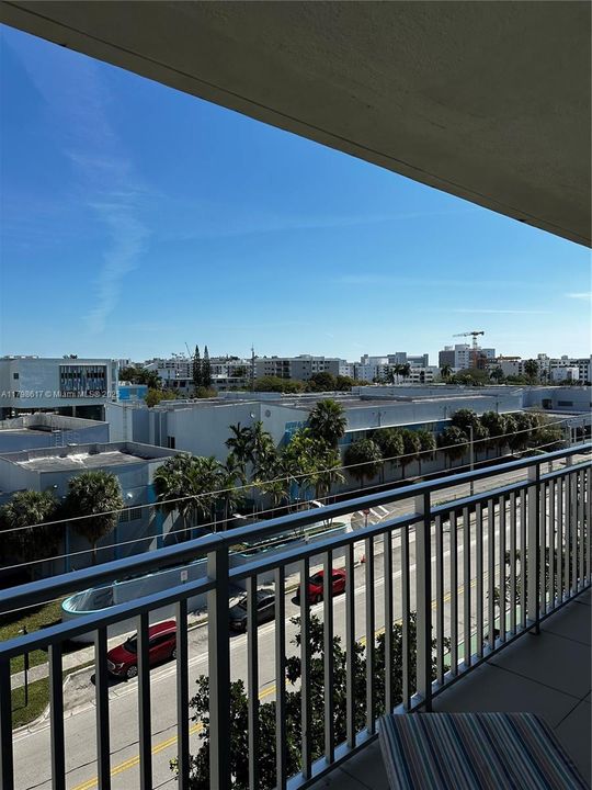 На продажу: $355,000 (1 спален, 1 ванн, 975 Квадратных фут)