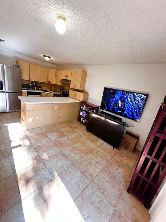 Vendido Recientemente: $520,000 (3 camas, 2 baños, 1790 Pies cuadrados)