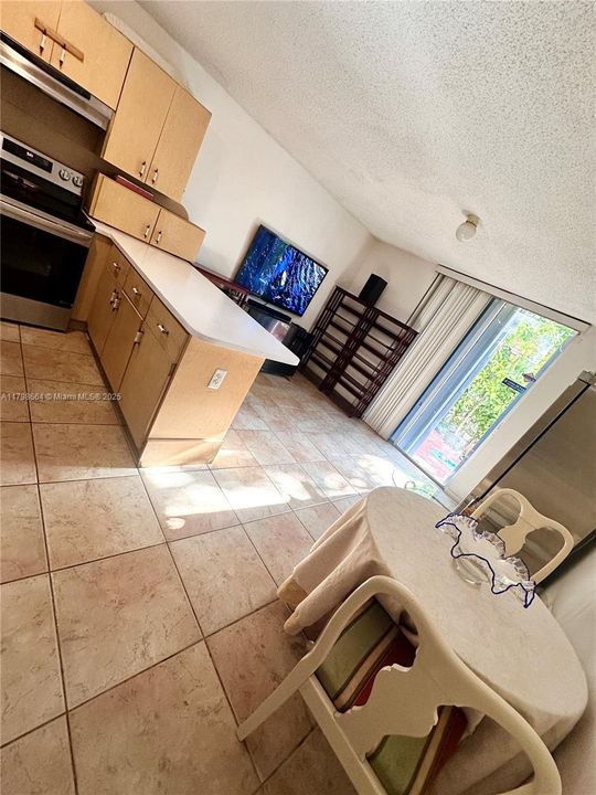 Vendido Recientemente: $520,000 (3 camas, 2 baños, 1790 Pies cuadrados)