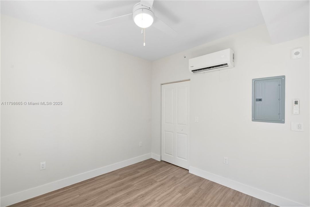 Recently Rented: $1,990 (0 beds, 1 baths, 399 Square Feet)