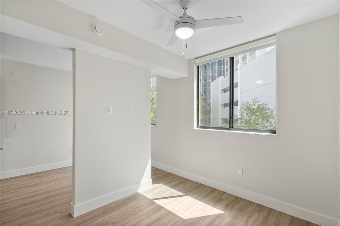 Recently Rented: $1,990 (0 beds, 1 baths, 399 Square Feet)