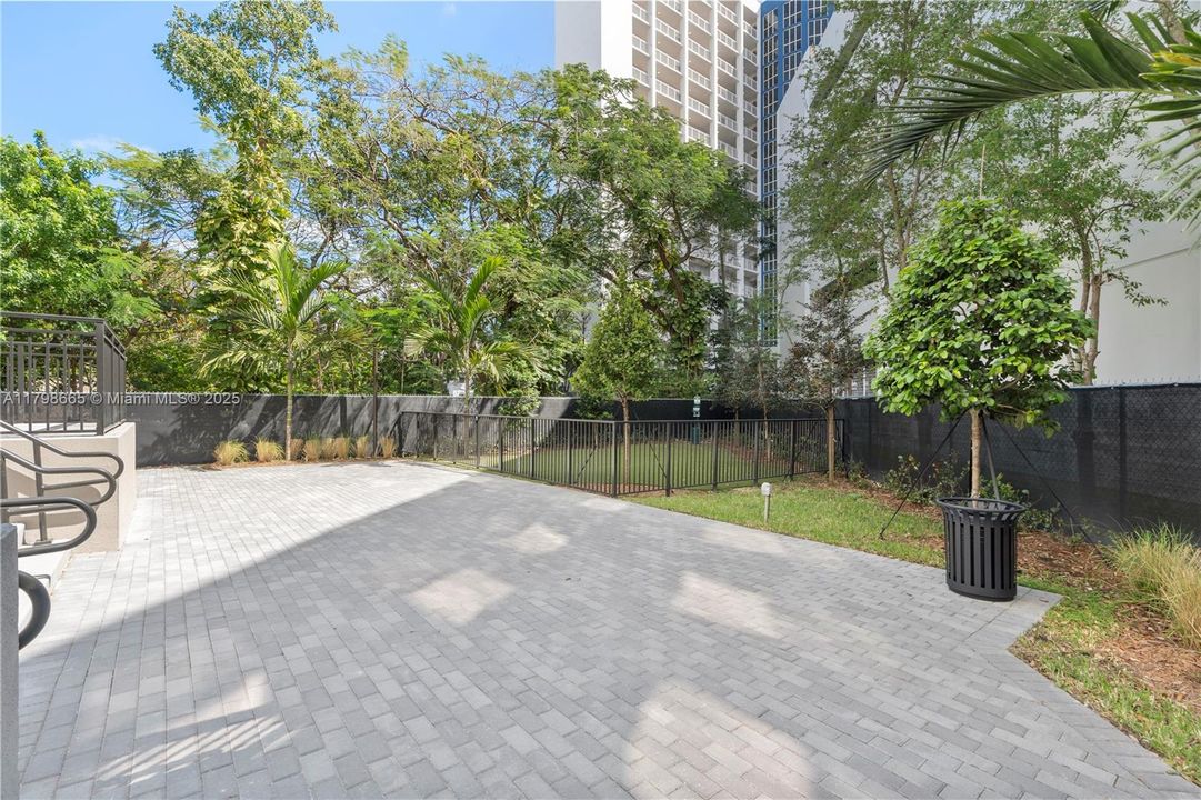 Recently Rented: $1,990 (0 beds, 1 baths, 399 Square Feet)