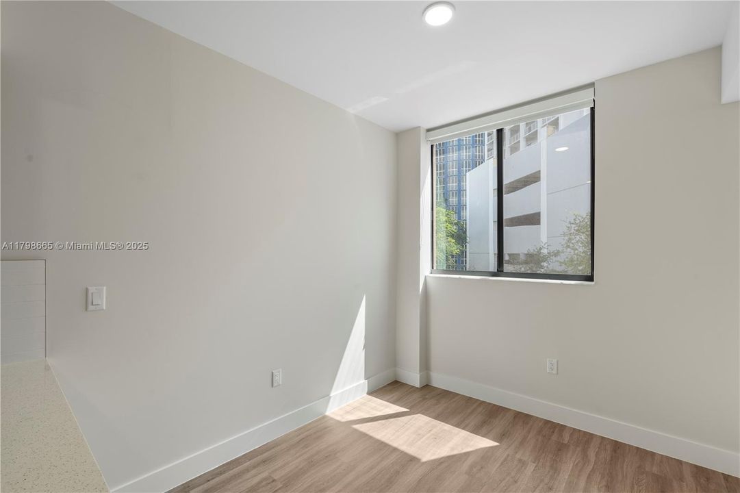 Recently Rented: $1,990 (0 beds, 1 baths, 399 Square Feet)