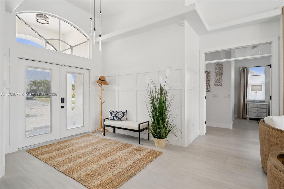 Bright and welcoming Foyer