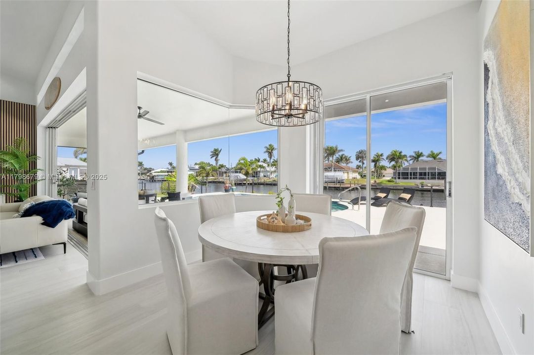 Dining Room with Panoramic window and sliding door