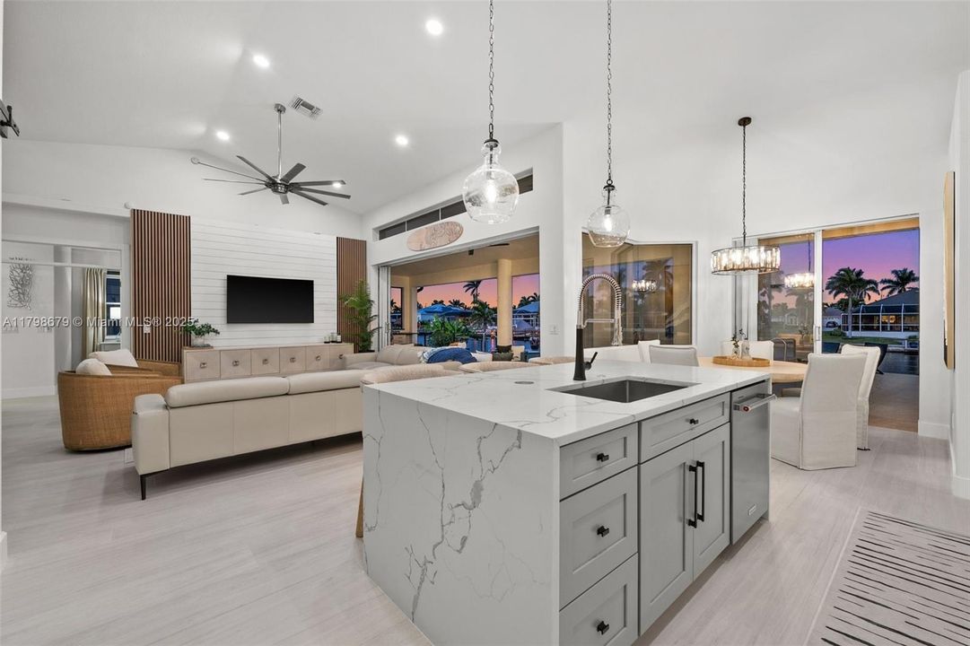 На продажу: $998,900 (3 спален, 2 ванн, 1995 Квадратных фут)