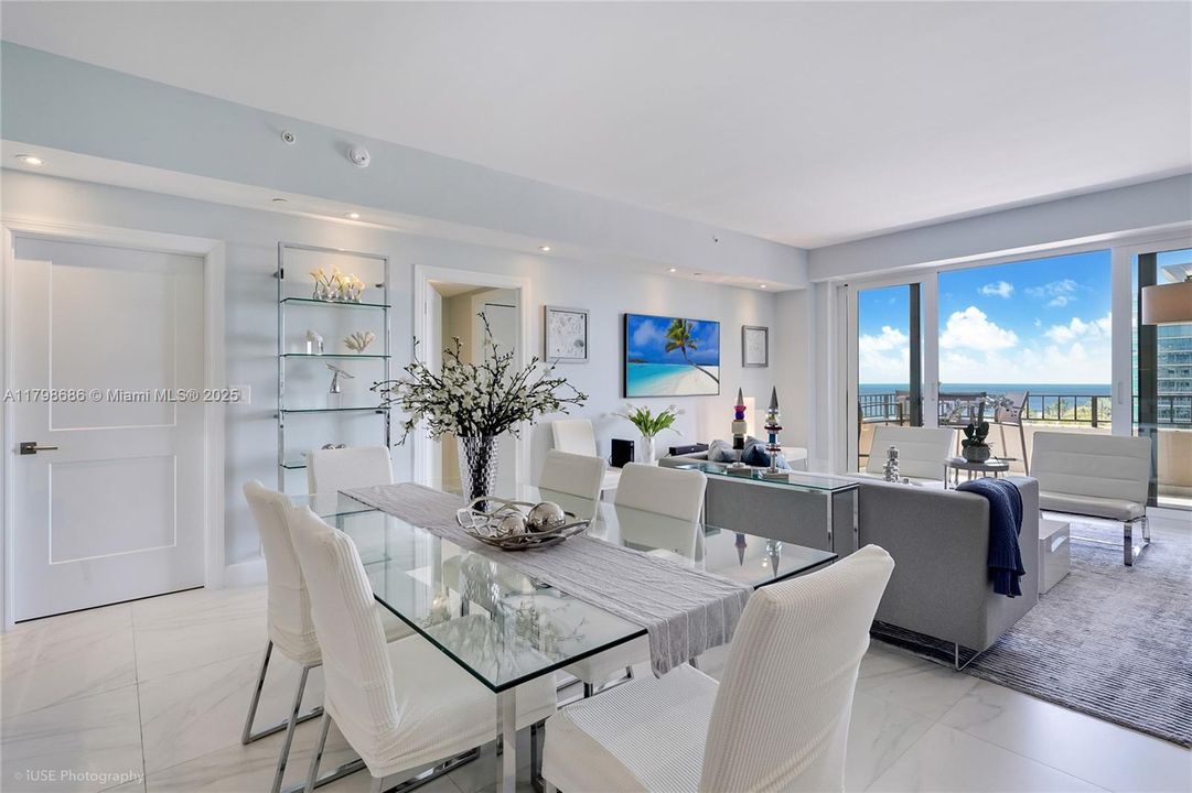 合同活跃: $9,000 (2 贝兹, 2 浴室, 1541 平方英尺)