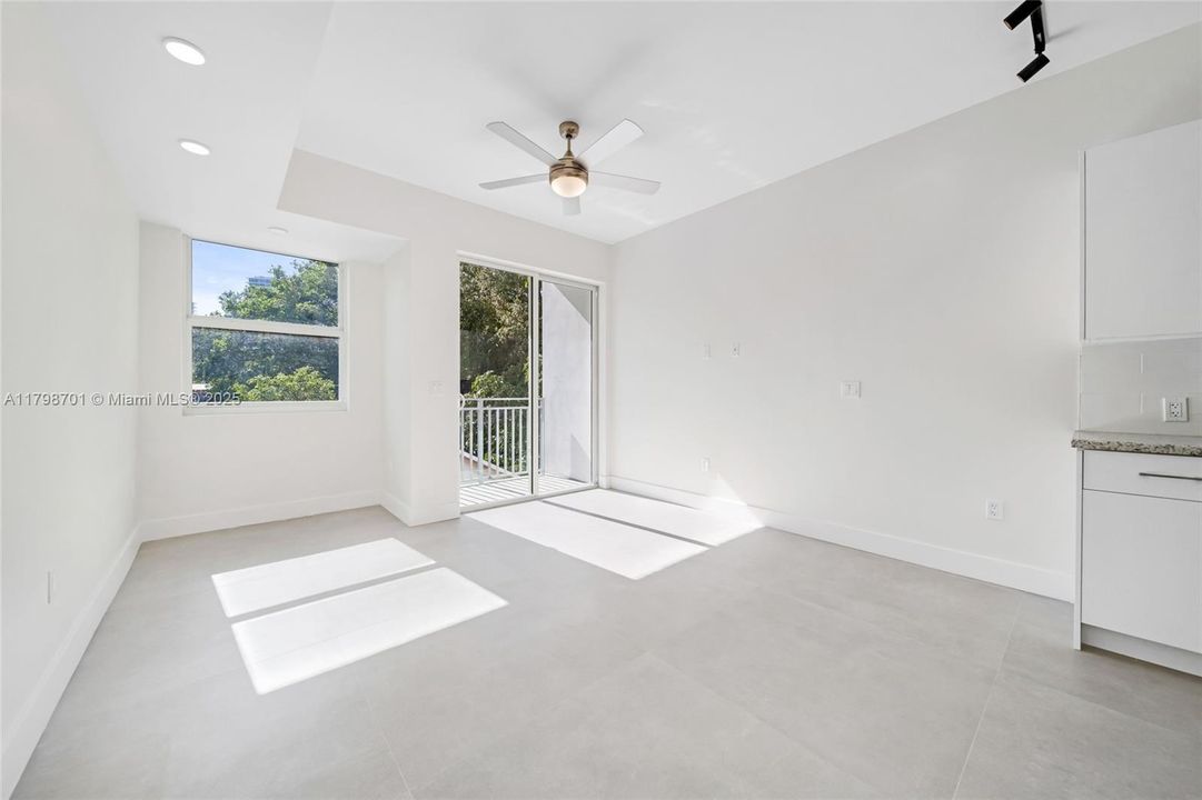 Recently Rented: $1,800 (0 beds, 1 baths, 423 Square Feet)