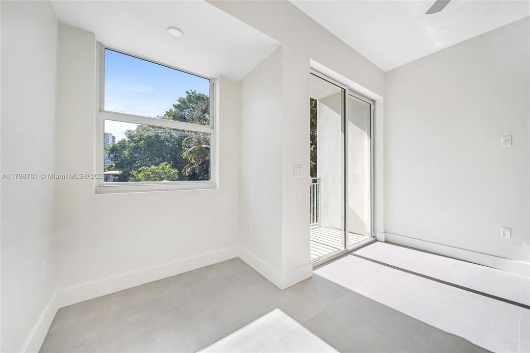 Recently Rented: $1,800 (0 beds, 1 baths, 423 Square Feet)