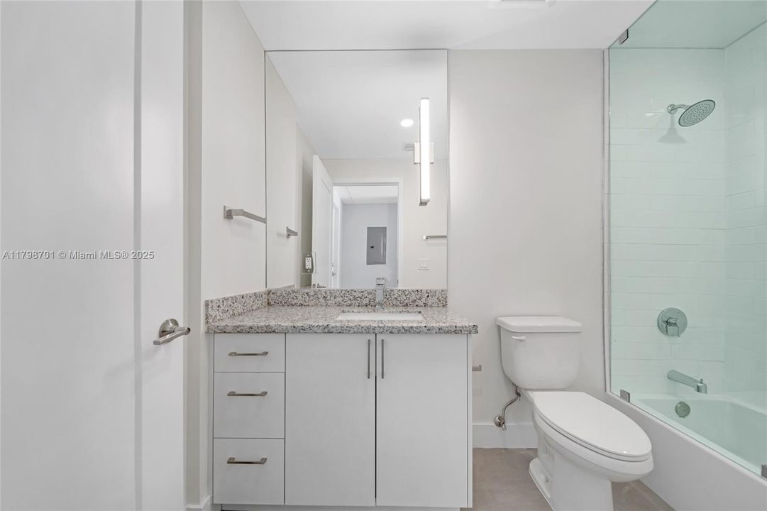 Recently Rented: $1,800 (0 beds, 1 baths, 423 Square Feet)