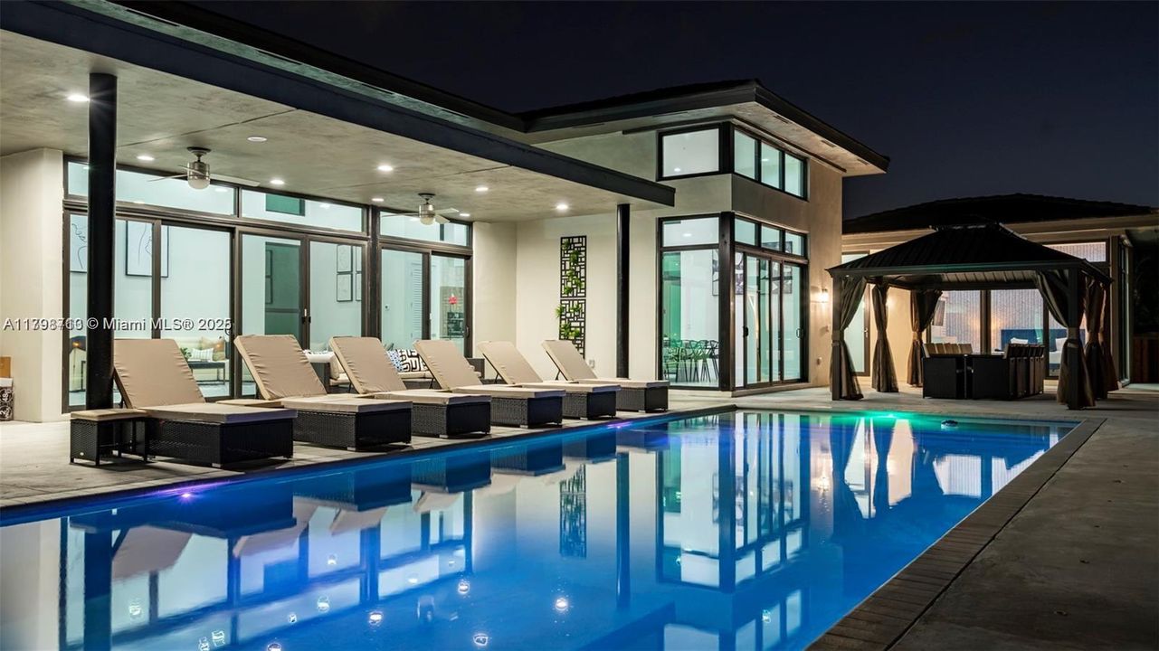 Недавно арендовано: $24,995 (8 спален, 7 ванн, 5231 Квадратных фут)