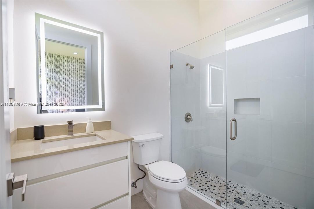 Недавно арендовано: $24,995 (8 спален, 7 ванн, 5231 Квадратных фут)