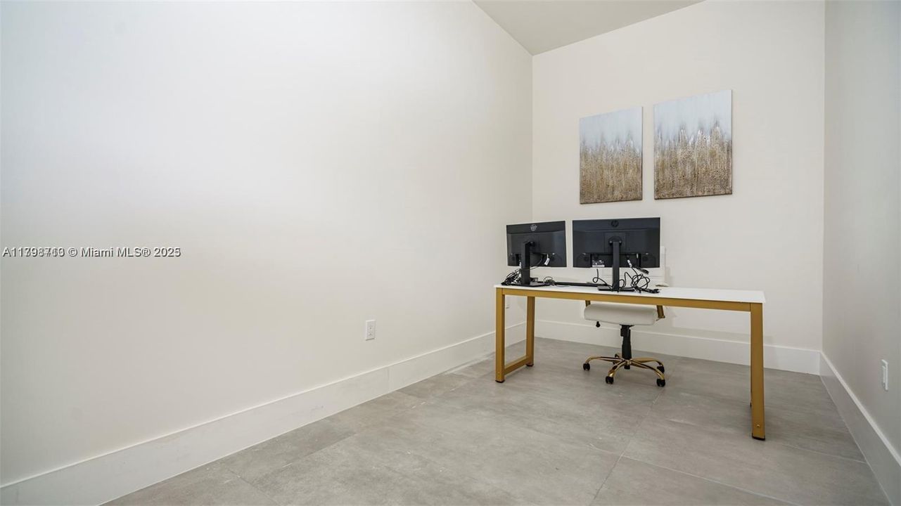 Недавно арендовано: $24,995 (8 спален, 7 ванн, 5231 Квадратных фут)