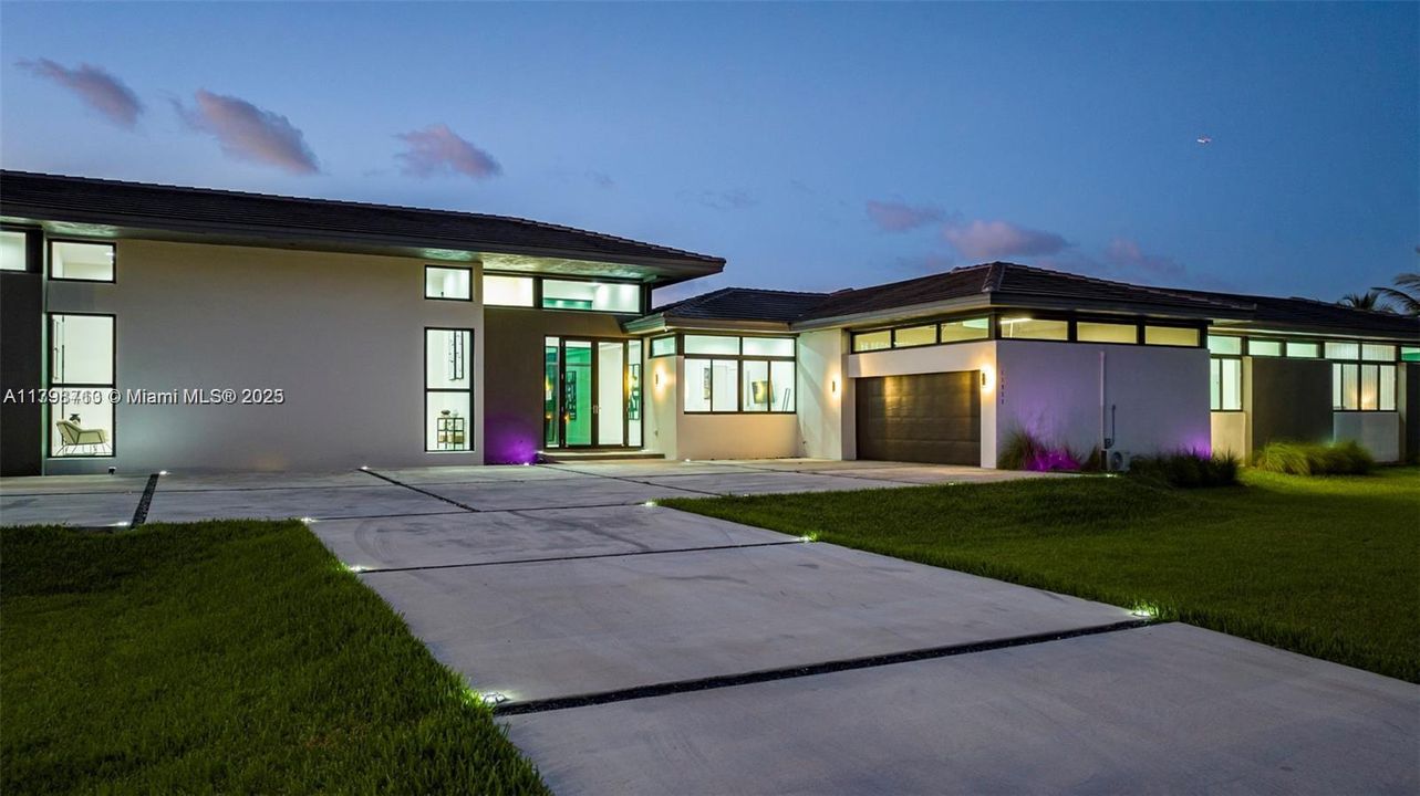 Недавно арендовано: $24,995 (8 спален, 7 ванн, 5231 Квадратных фут)