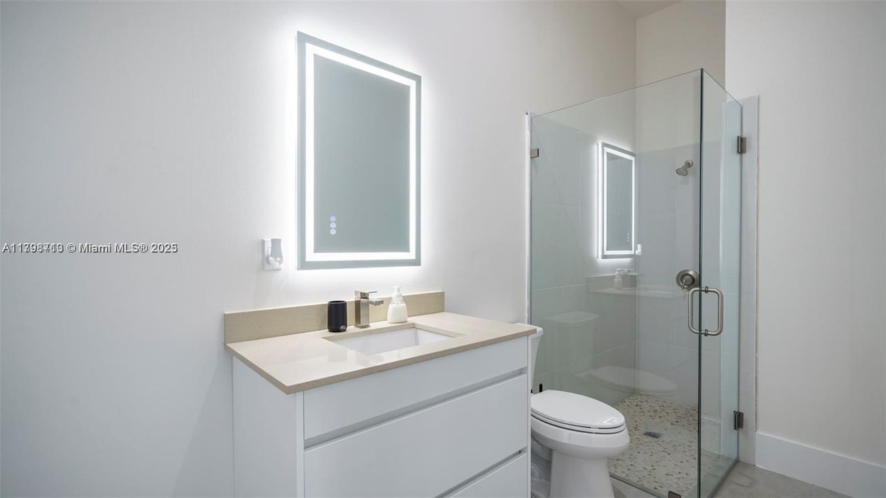 Недавно арендовано: $24,995 (8 спален, 7 ванн, 5231 Квадратных фут)