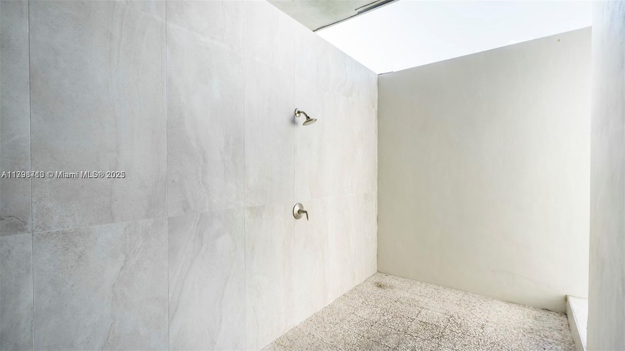 Недавно арендовано: $24,995 (8 спален, 7 ванн, 5231 Квадратных фут)