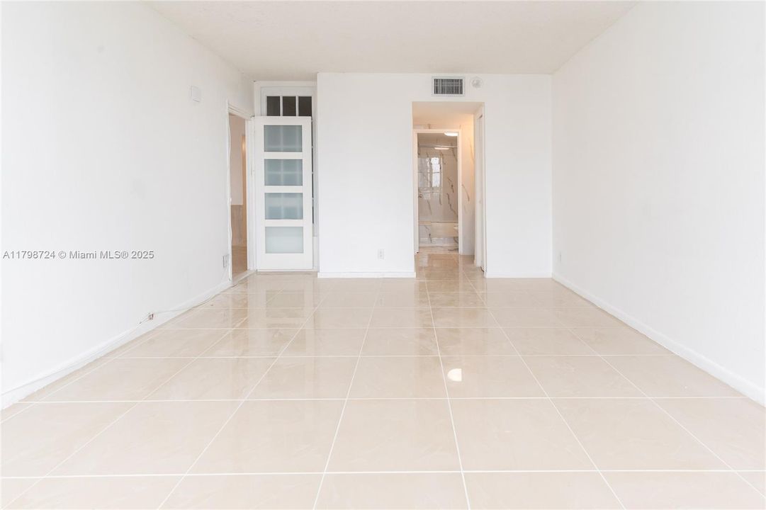 На продажу: $319,999 (1 спален, 1 ванн, 828 Квадратных фут)