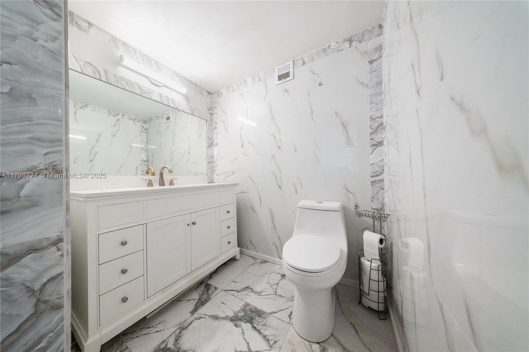 На продажу: $319,999 (1 спален, 1 ванн, 828 Квадратных фут)