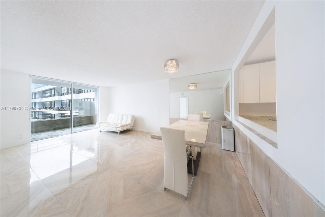 На продажу: $319,999 (1 спален, 1 ванн, 828 Квадратных фут)