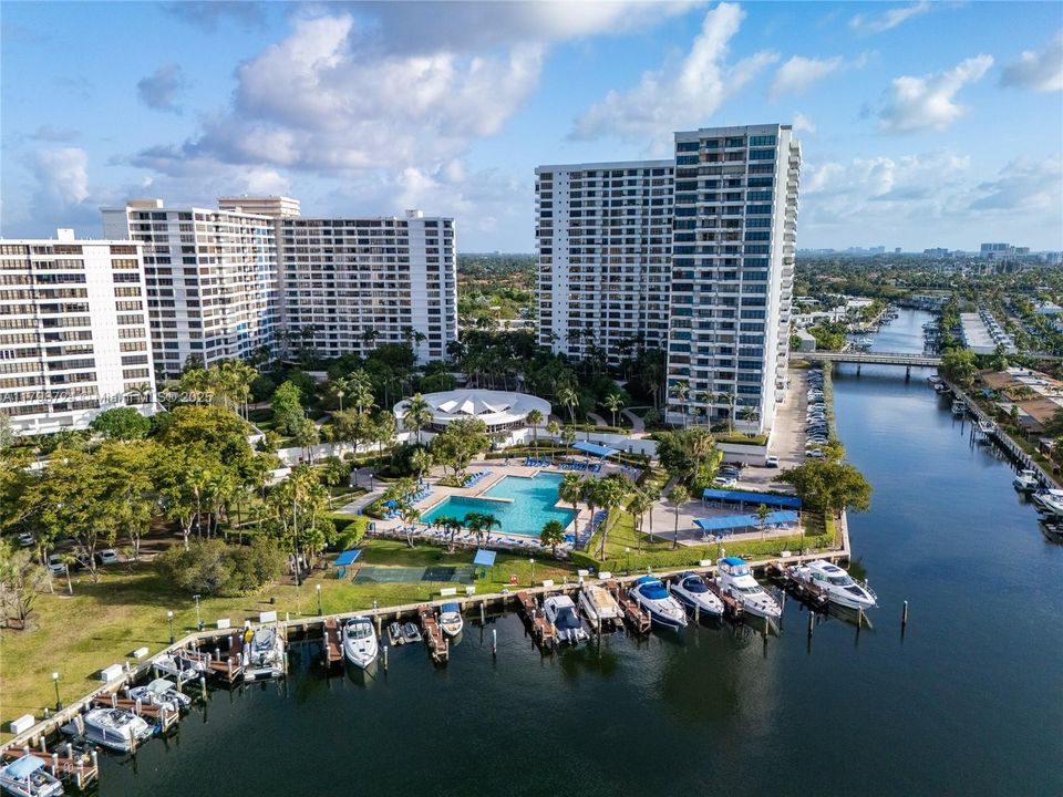 На продажу: $319,999 (1 спален, 1 ванн, 828 Квадратных фут)