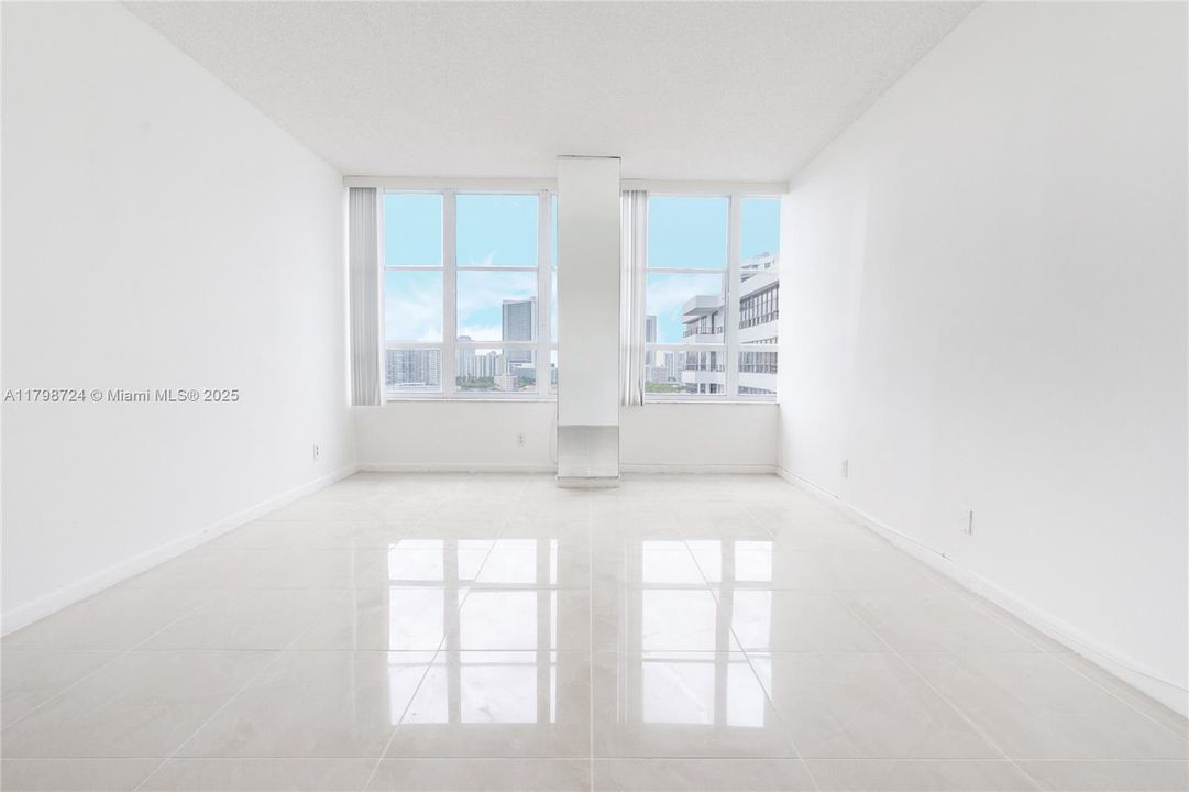 На продажу: $319,999 (1 спален, 1 ванн, 828 Квадратных фут)