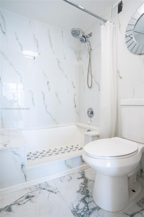 На продажу: $319,999 (1 спален, 1 ванн, 828 Квадратных фут)