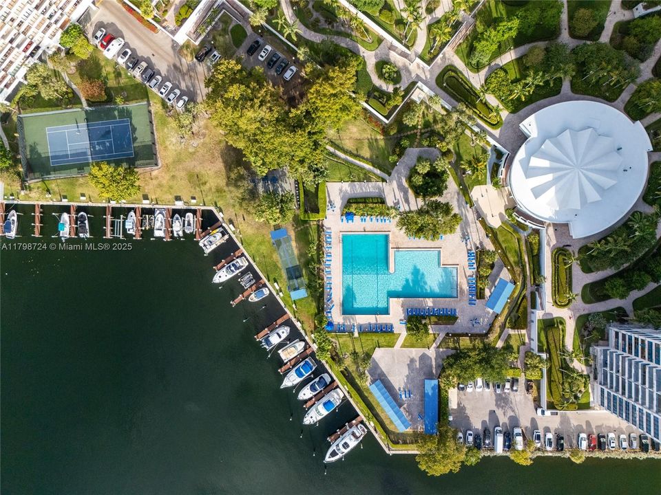 На продажу: $319,999 (1 спален, 1 ванн, 828 Квадратных фут)