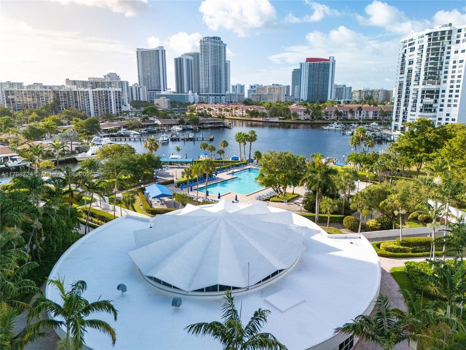 На продажу: $319,999 (1 спален, 1 ванн, 828 Квадратных фут)