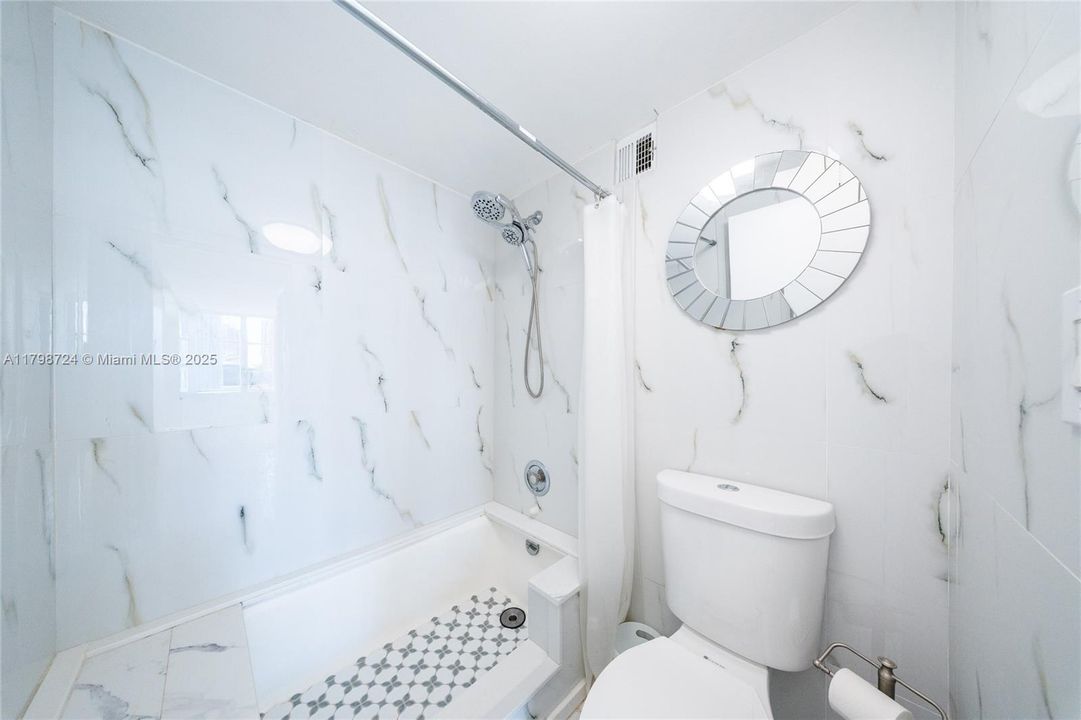 На продажу: $319,999 (1 спален, 1 ванн, 828 Квадратных фут)